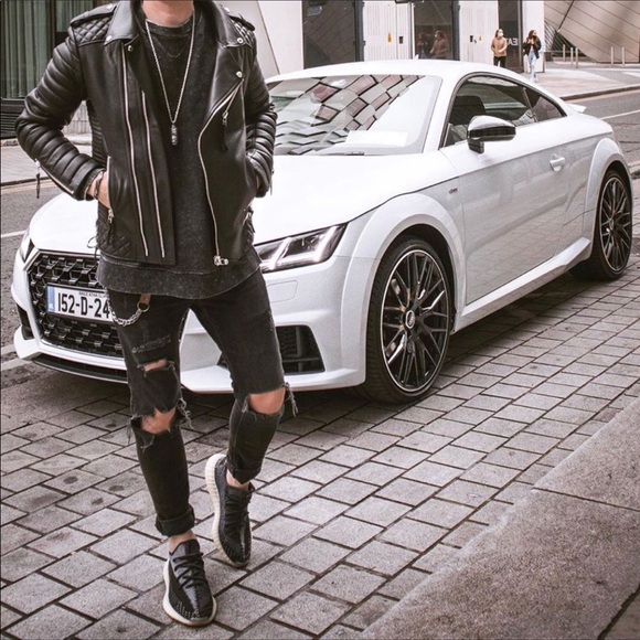 Yeezy 350 V2 Carbon - Picture 6 of 6